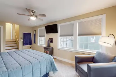 Image de Munjoy Hill hideaway with Ac - walk to dining & Eastern Promenade