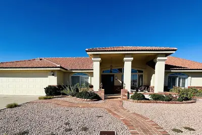Image de Cozy Beautiful Mesa Escape Golf King Bed Sauna Relax! 55+ Sunland Golf Community