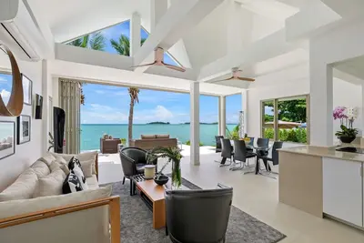 Image de Mam's sea side villa pieds dans l'eau