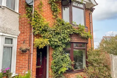 Image de Bay View, country holiday cottage, with a garden in Swanage