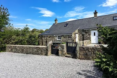 Image de Tir Eironwy, pet friendly, with a garden in Nefyn