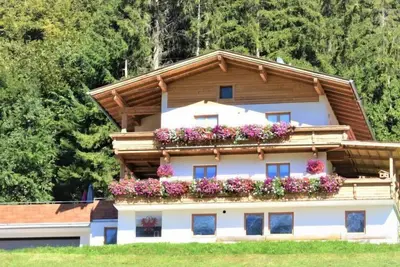 Image de Sonnigs Platzl by Interhome