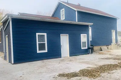 Image de Oshkosh Worker's Retreat 5 Bdrm Sfh w/ 2Car Garage