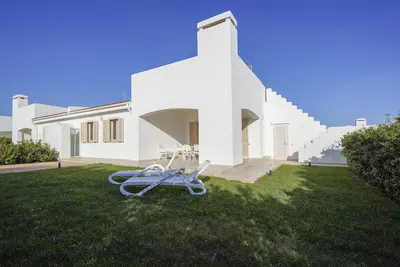 Image de Maison de vacances \"Villa Terry\" avec vue sur la mer, jardin et Wi-Fi.