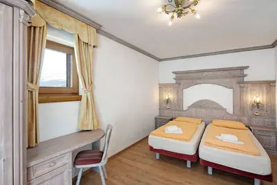 Image de Appartement de vacances \"Casa Li Roina n 47\" avec vue sur les montagnes, balcons et Wi-Fi.