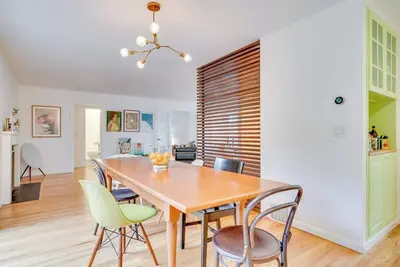 Open Layout w/ Patio! Cozy 2br by the Uw Arboretum