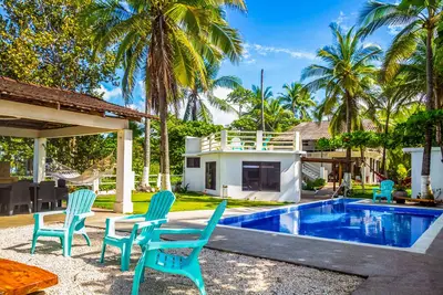 Image de Beachfront dog-friendly home with private pool, grill, hammocks, & beach access