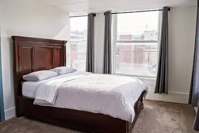 Image de 115#202 / Charming Downtown Dubuque Apartment