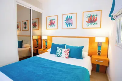 Image de Infinity Pool & Beach Club @ Cana Rock Condos