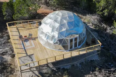 Image de Upscale Stargazing Dome Luxury Stunning Mountain View Loving Heart Retreats \n