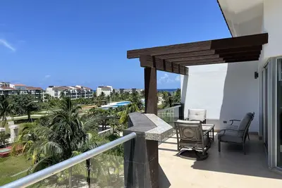 Image de Brand New and Amazing Penthouse!