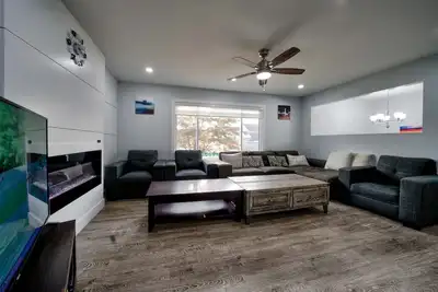 Image de Private modern home, 5 beds, Central Langley