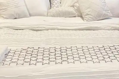 Image de Entire 4bdrms 2baths in Pittsburgh- Carnegie area  patio & pouch. free parking