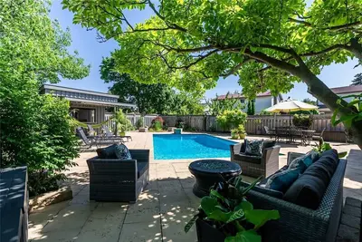 Image de Oasis Ambiance Luxury Cottage Feel Huge Salt Heated Pool Sauna Cabana FirepitBBQ