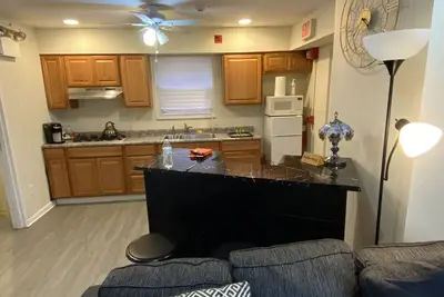 Image de Amazing 1 bedroom unit in Pittsburgh City of Carnegie area Pa.