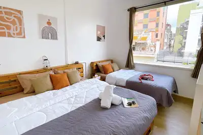 Image de Lively and cozy canal house, near Grand palace