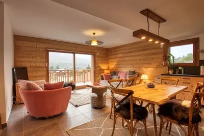 Image de Appartement familial neuf près du village, 3 chambres, balcon sud, parking, proche ski-bus, Samoëns