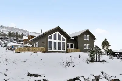 Image de Luxury chalet at the ski slope (Ski In / Out)