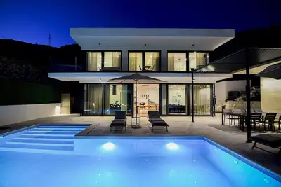 Luxury Villa Mika with private pool near Dubrovnik