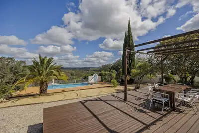 Image de Delightful 3 Bedroom Farmhouse with Private Pool and large Gardens