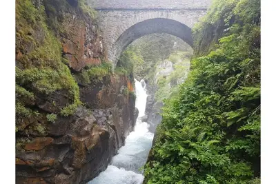 Image de gîte 4 personnes avec son jacuzzi et terrain de tennis