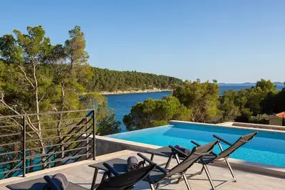 Image de Luxury villa Sea Horizon with an outdoor pool, Wifi, Bbq grill, parking, by the sea