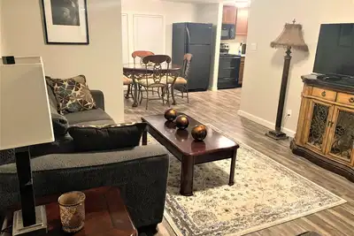 Image de The Hideaway - Executive/Vacation Rental Home