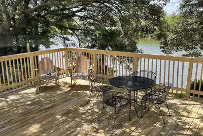 Image de Totally remodeled and deck overlooking beautiful Cane River