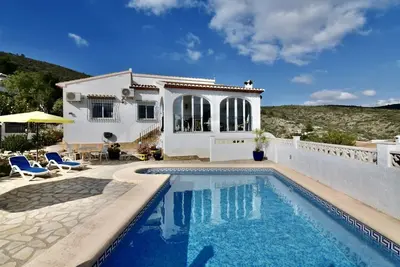 Image de Superb 3 bed villa, private pool, stunning mountain views. Alcalalí Jalon Valley