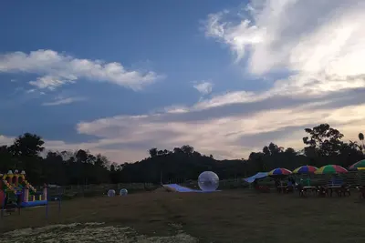 Image de Campsite with recreational Activity near Hills and riverside