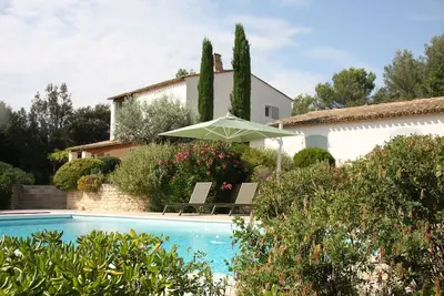 Image de Villa spacieuse, calme absolu dans propriété d'1 hectare proche de Gordes