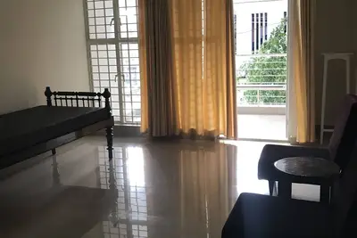Image de Clean & Spacious 3 bedroom - heart of city - peaceful, silent & nature friendly