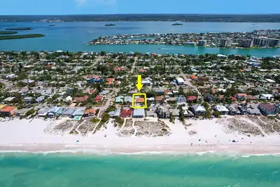 Image de Exclusive Clearwater Beach House-80 steps to sand, gorgeous beach and sunsets.