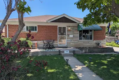 Image de Comfortable and quiet family neighborhood 420 friendly