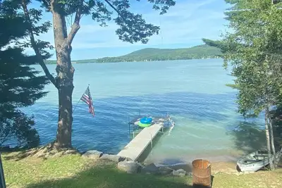 Image de Year-Round Lakeside Retreat