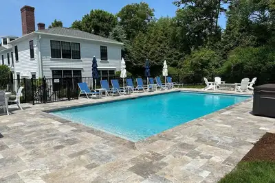 Image de Hiawatha: 177-Cc  Gorgeous Chatham Estate with heated pool, walk to Town or Beach