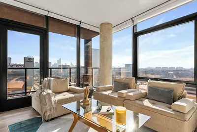 Image de Panoramic City Views + Prime West Loop Location