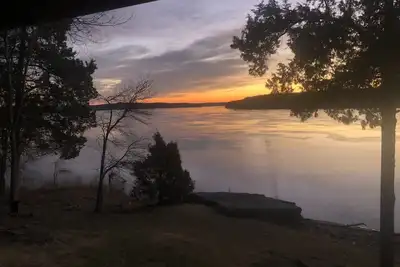 Image de Derby Time Riverside Cabin