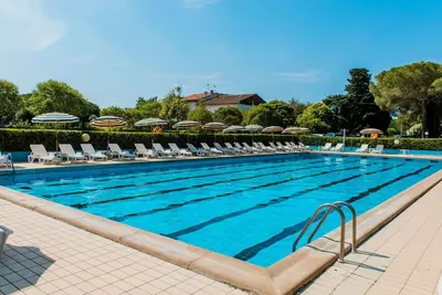 Image de Bel appartement avec piscine, Wifi, climatisation, Tv, terrasse, animaux admis et parking