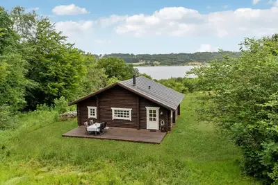 Image de Maison confortable de 2 chambres à.