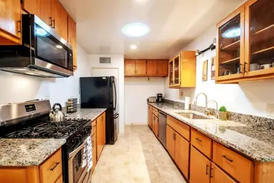 Image de Comfortable Spacious Newly Renovated 3br-2ba House