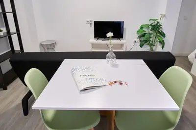 Image de Suite by Hawkins interior 1st A