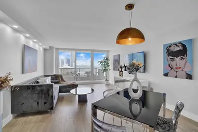 Image de Big Energy! (3 bedroom condo)