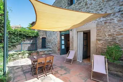 Image de Rural house for getaway with pool and fireplace