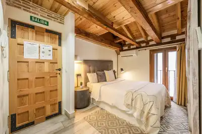Image de Beautiful Renovated Loft  in the center 012