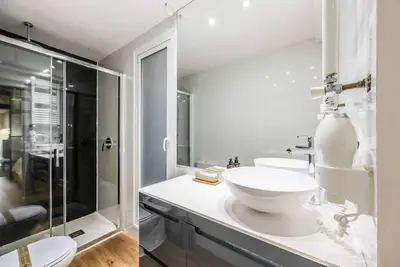 Image de Design and Comfort in the Heart of Madrid Chueca I1i