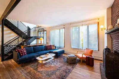 Image de Serene Berkshires Home On 5+ Acres, Rustic & Chic