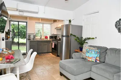 Image de Modern Chic 1br Apt w/ W/D & Island Fruit Garden