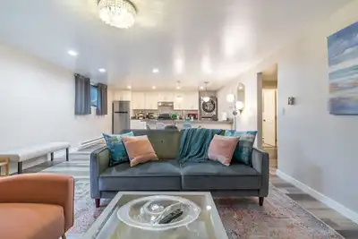 Image de Perch - Queen Ann Flat: Spacious and Cozy 2br home w/ Parking