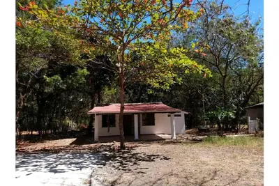 Image de Beach house with ample land and privacy
